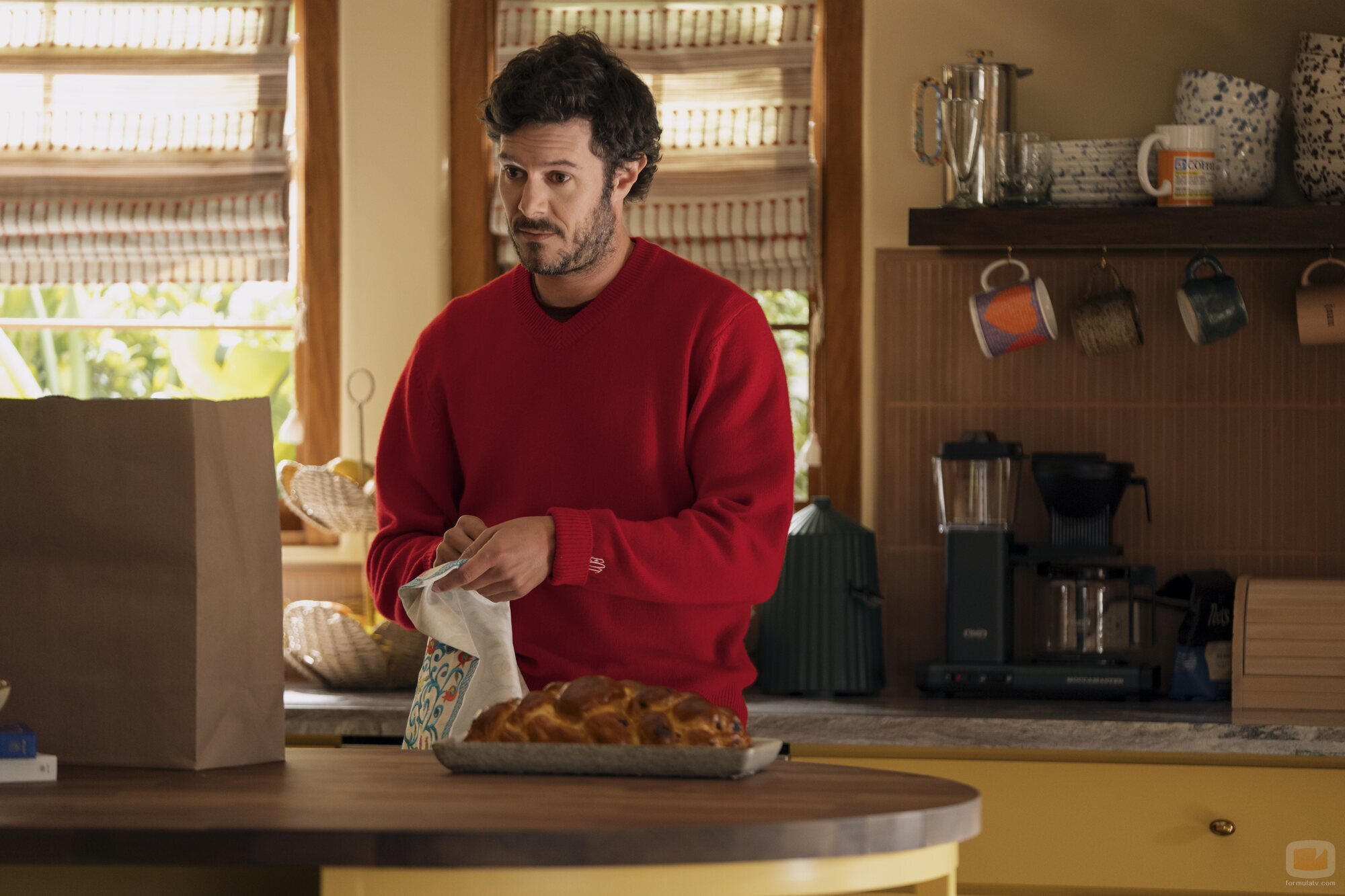 Adam Brody en 3x07 'Mira lo que pasa' de 'Nadie quiere esto'