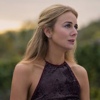 Justine Lupe en 3x08 'Una entre un millón' de 'Nadie quiere esto'