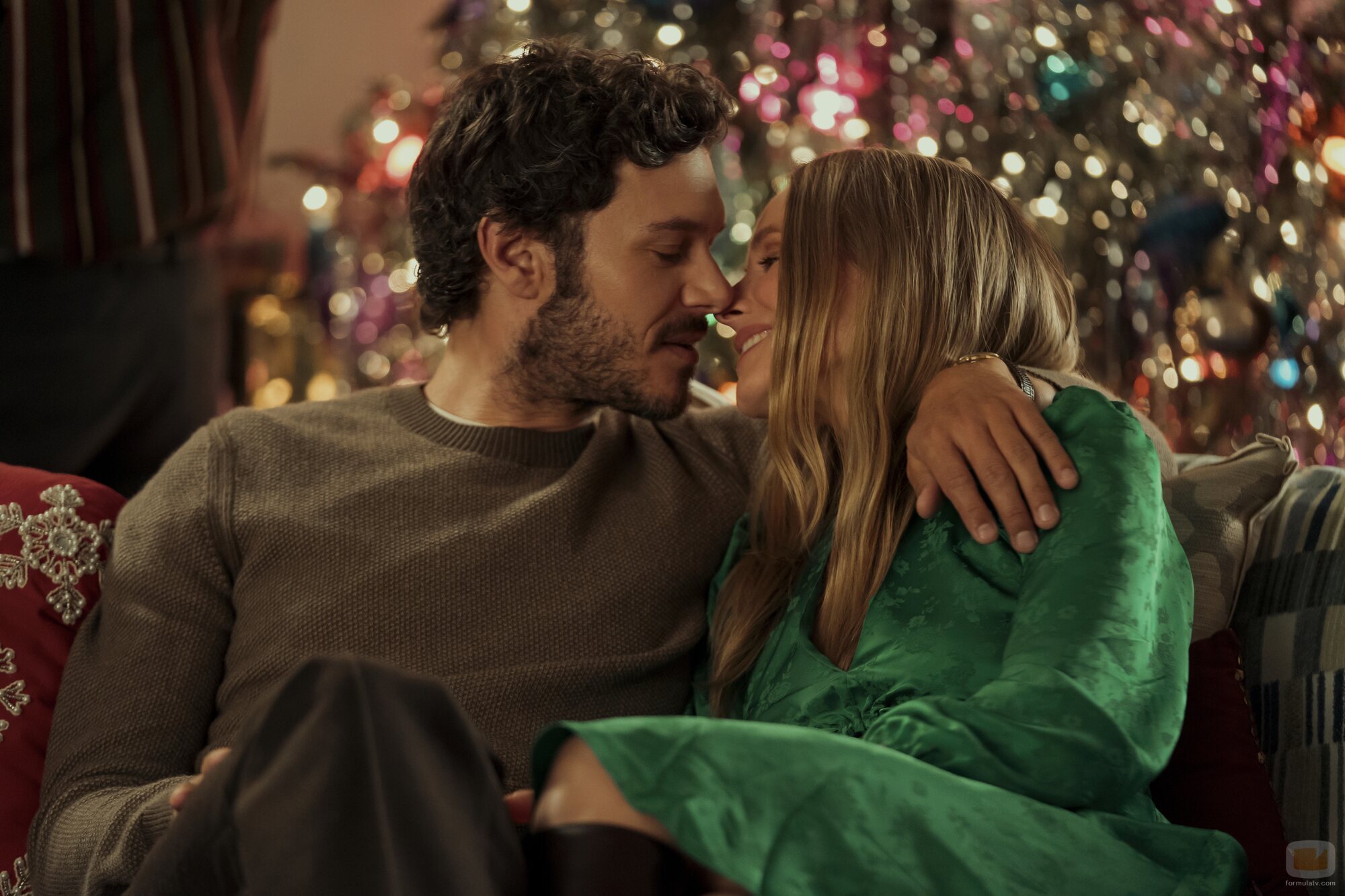 Adam Brody y Kristen Bell en el 3x09 de 'Nobody Wants This'
