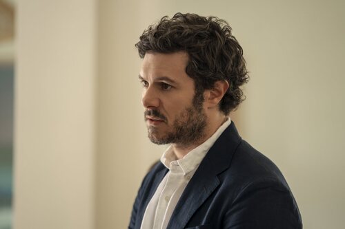 Adam Brody en el 3x10 de 'Nadie quiere esto'