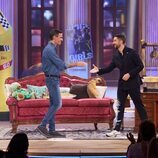 Pedro Sánchez saluda a David Broncano en 'La revuelta'