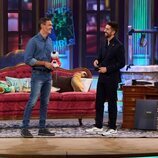 Pedro Sánchez, con un muñeco junto a David Broncano en 'La revuelta'