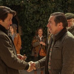 Antonio de la Torre y Fernando Andina en 1x06 titulado 'Quién es Sofía Carrington' de 'Grande de España'