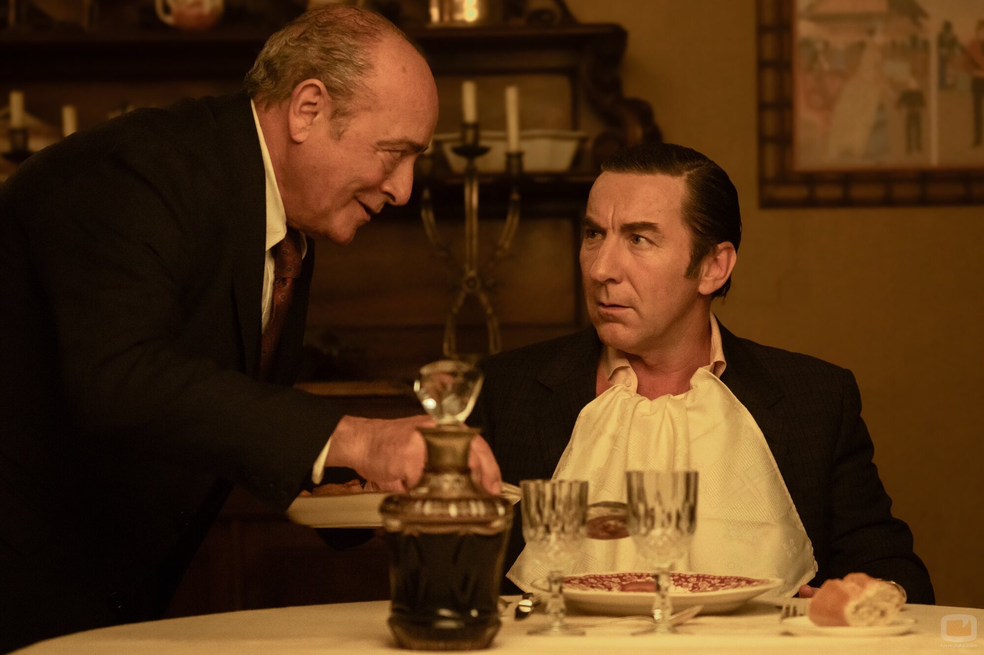 Antonio de la Torre y Enric Benavent en Capítulo 2 titulado 'Conchi' de 'Grande de España'