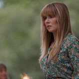Linda Cardellini en el 1x01 de 'Crystal Lake'