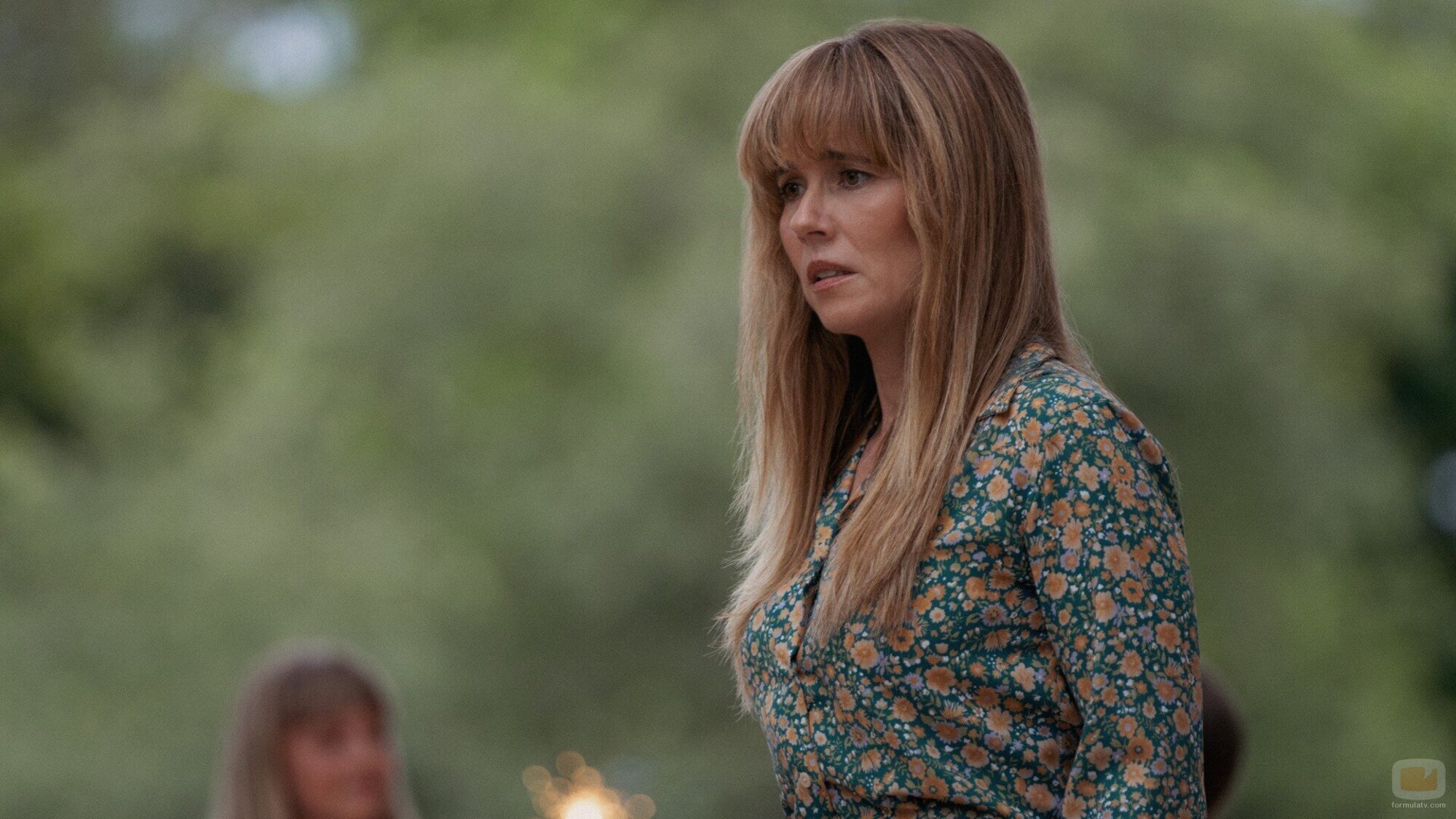 Linda Cardellini en el 1x01 de 'Crystal Lake'