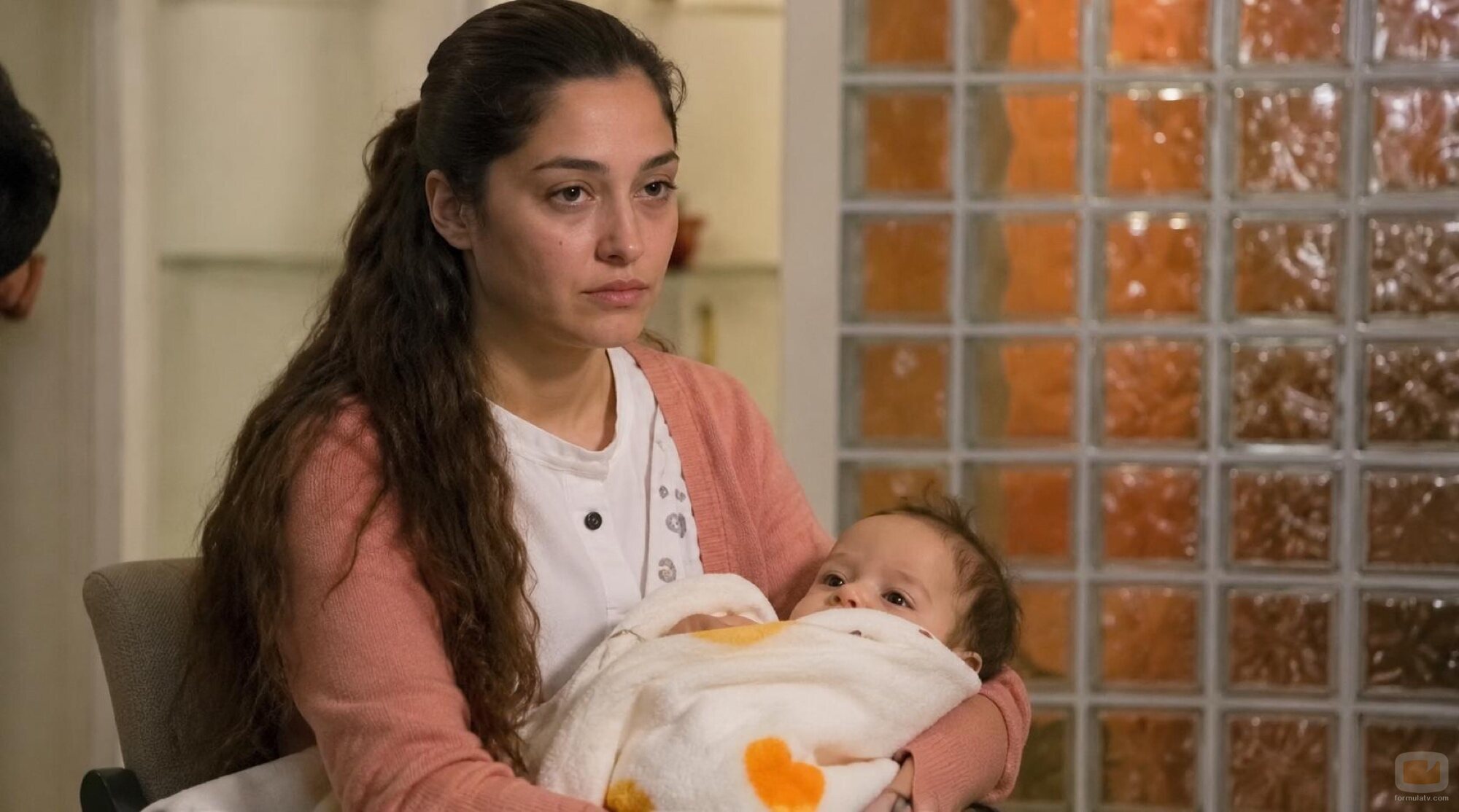 Kayra Aleyna Zabcı es Zehra en 'Esposa joven'
