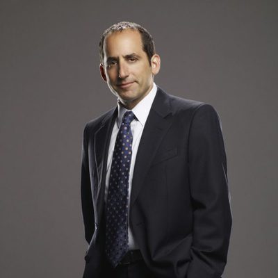 Peter Jacobson es el Dr. Chris Taub