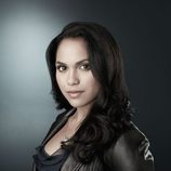 Monica Raymund es Ria Torres en 'Miénteme'
