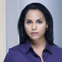 Monica Raymund en Mienteme