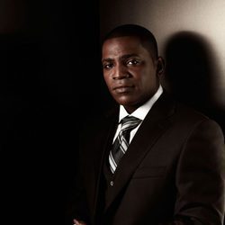 Mekhi Phifer es ben Reynolds en la serie 'Mienteme'