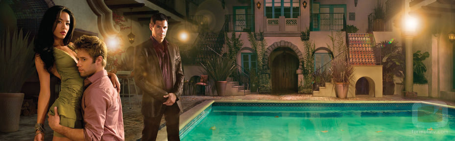 Stephanie Jacobsen y Shaun Sipos en su serie