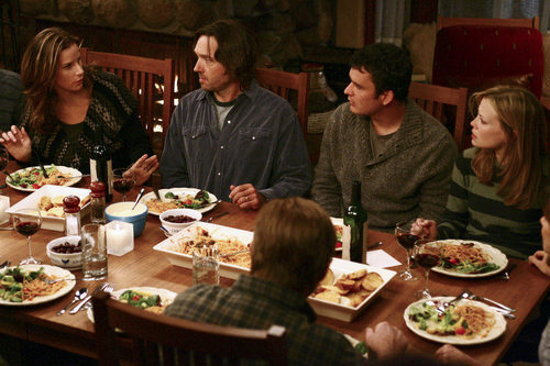 Comida familiar de los Walker en 'Cinco hermanos'