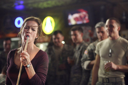 Sarah Walker borracha en 'Cinco hermanos'