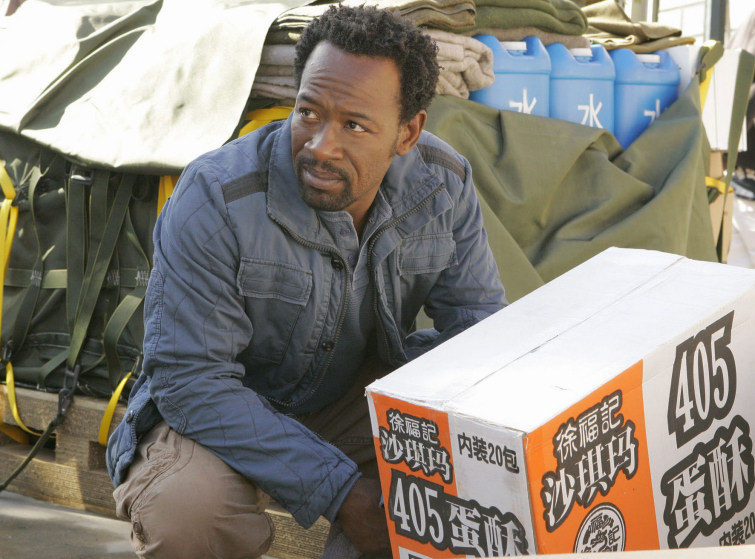 Lennie James es Robert Hawkinsen la serie 'Jericho'