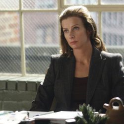 Rachel Griffiths es Sarah Whedon en 'Cinco hermanos'