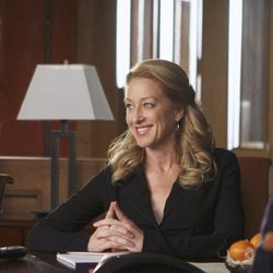 Patricia Wettig da vida a Holly Harper en  'Cinco hermanos'