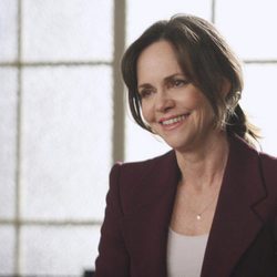 Sally Field es Nora Walker en 'Cinco hermanos'