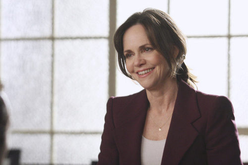 Sally Field es Nora Walker en 'Cinco hermanos'