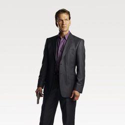 Patrick Swayze es Charles Barker