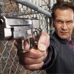 Patrick Swayze es Charles Barker en 'The Beast'