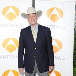 Larry Hagman es Richard Slater en 'Somos Cómplices'