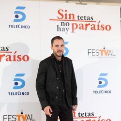 Manolo Cardona en la première de 'STNHP'