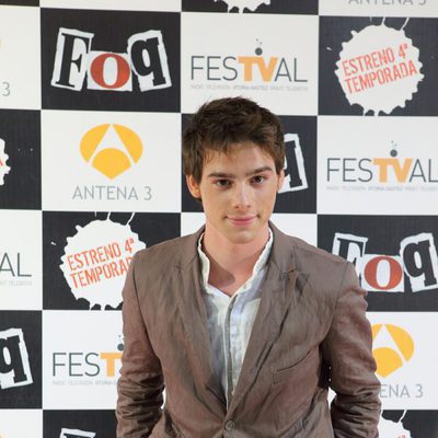 Óscar Sinela posando en la première de 'FoQ'