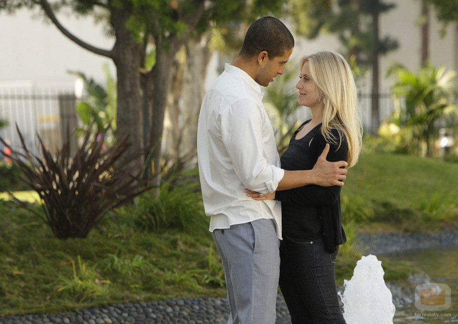 Emily Procter y Adam Rodriguez en la temporada 7 de 'CSI: Miami'