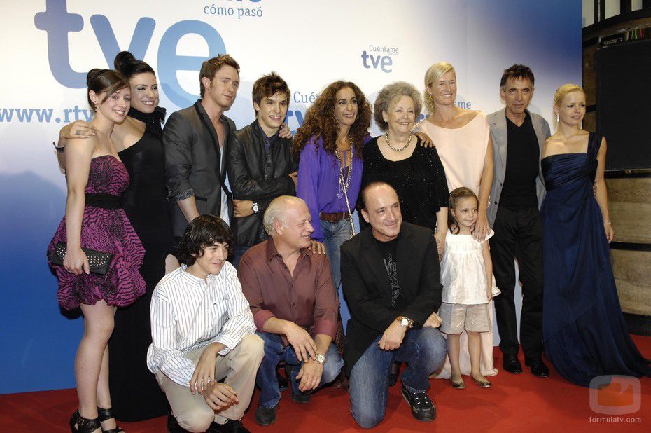 El equipo de la serie en la première de 'Cuéntame cómo pasó'