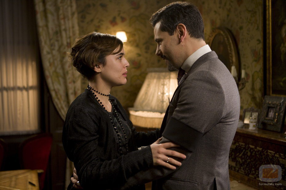 Adriana Ugarte y Roberto Enríquez en 'La señora'