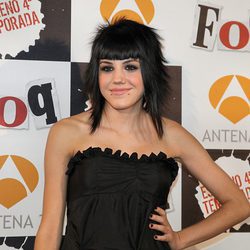Angy Fernández posa sonriente en la premier de la cuarta temporada de 'Física o Química'