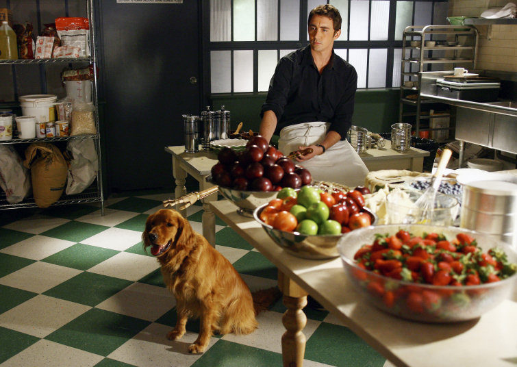 Lee Pace en la cocina