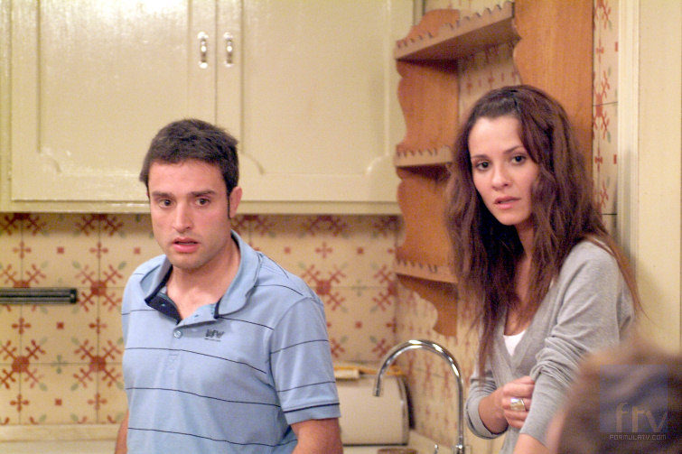 Daniel Guzmán y Elena Ballesteros en una escena de 'La familia Mata'