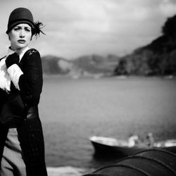Natalia Verbeke en una imagen en blanco y negro de 'Doctor Mateo'