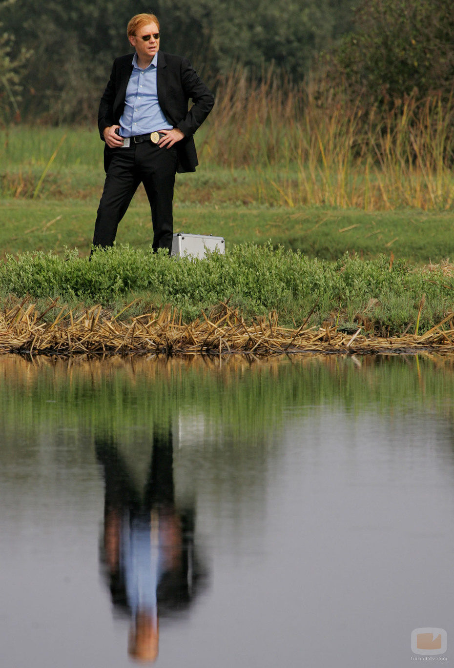 Horatio mirando un lago