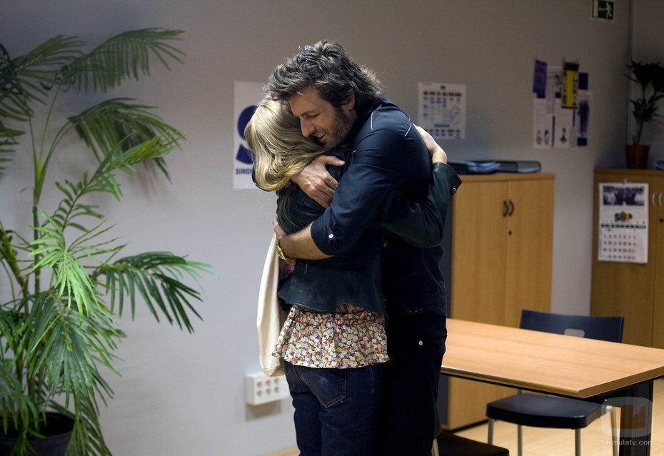 Mel y Bruno se abrazan