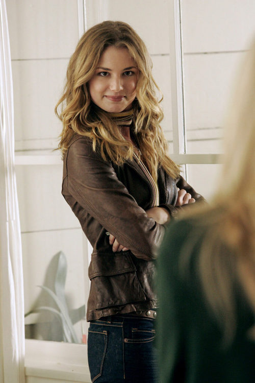 Emily Vancamp es Rebecca Harper en 'Cinco hermanos'