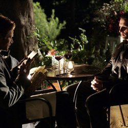 Rob Lowe y Matthew Rhys en 'Cinco hermanos'