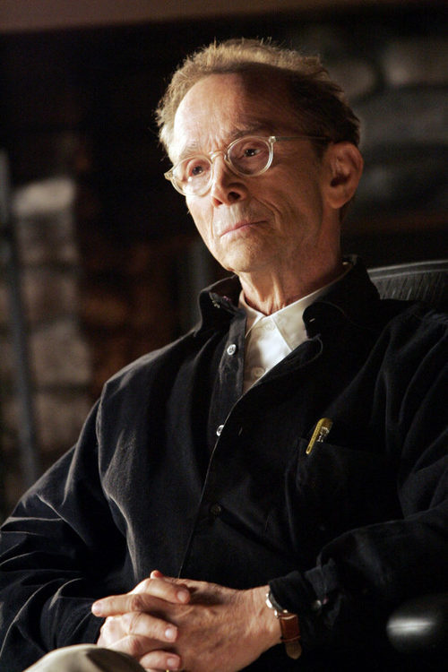Joel Grey en 'Cinco hermanos'