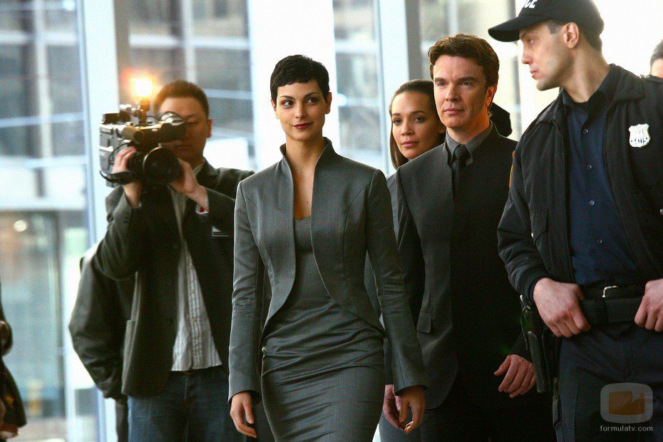 Morena Baccarin en el piloto de 'V'