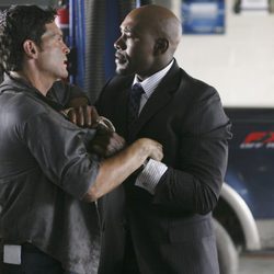 Ryan Nichols amenazante en 'V'