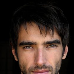 Aitor Luna es Raúl Cortázar en 'Gran reserva'