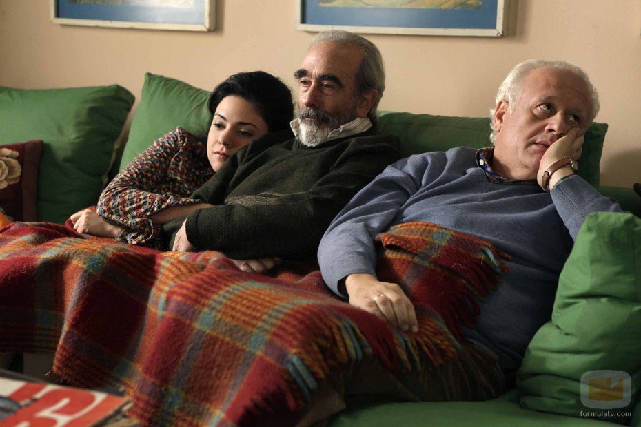 Ana Arias, Paco Sagarzazu y Juan Echanove en 'Cuéntame cómo pasó'