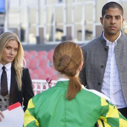 Adam Rodriguez y Emily Procter en un capítulo de 'CSI: Miami'