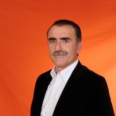 Juan Y Medio