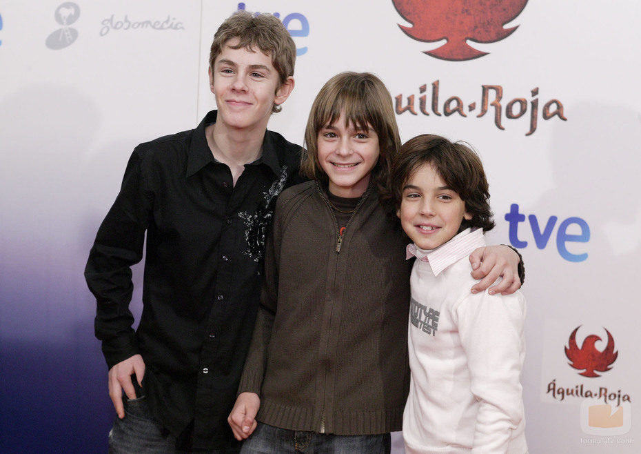 Patrick Criado (Nuño, hijo de La Marquesa), Guillermo Campra (Alonso, hijo de Gonzalo) y Oscar Casas (amigo de Alonso) 