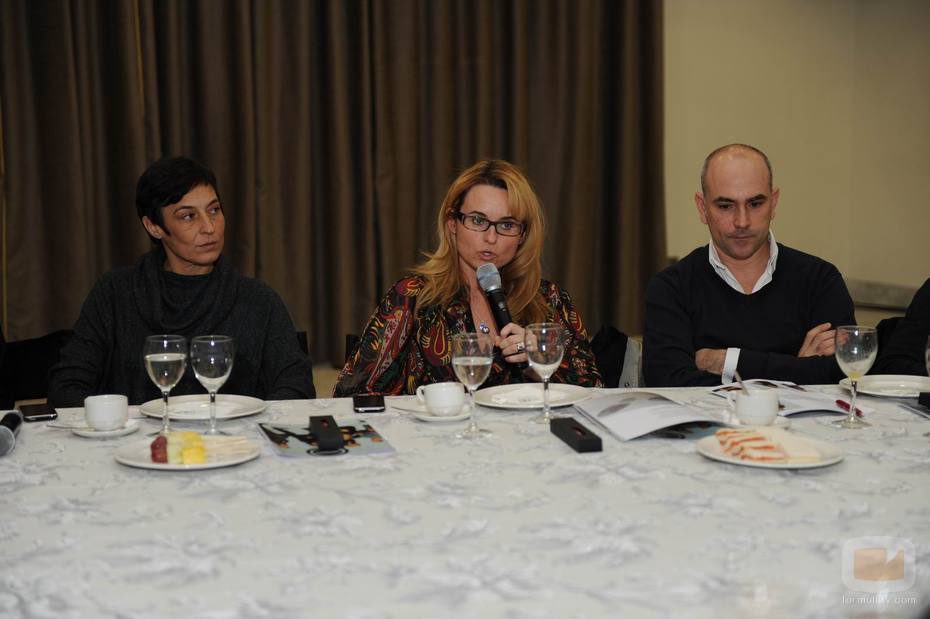 Marta Ruíz (directora La búsqueda), Txelo Montesinos (directora Cuarzo) y Fernando Jerez (director de antena de Cuatro)