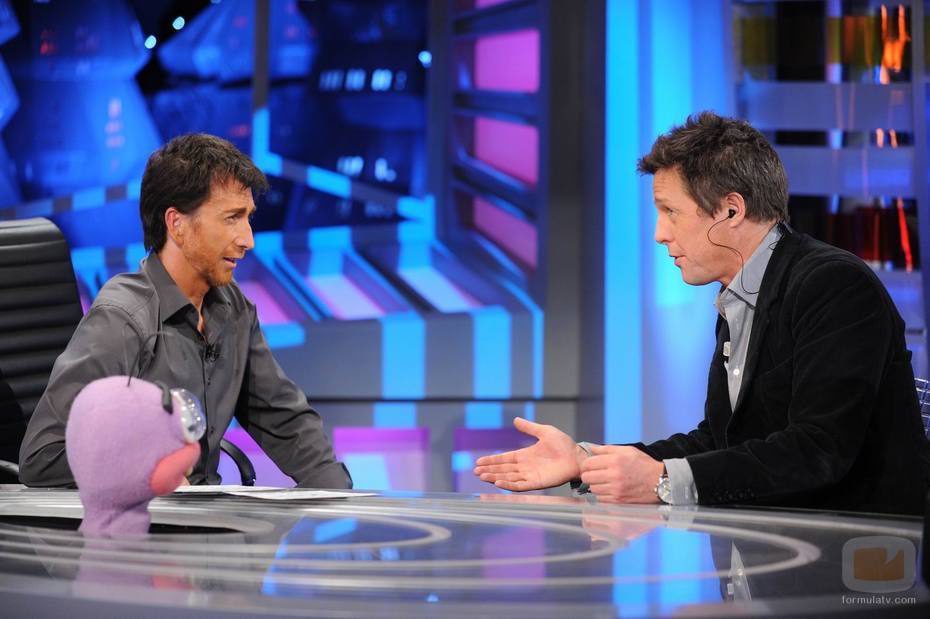 Hugh Grant con Pablo Motos