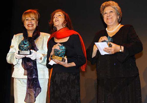 Emma Penella junto a Mariví Bilbao y Gemma Cuervo en los Premios Jubilo 2005
